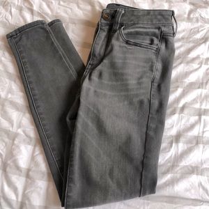 AMERICAN EAGLE SUPER STRETCH GREY JEAN